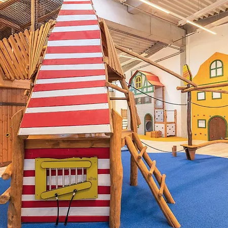 דירה Cozy Modern With Sea Views