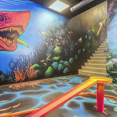 Cozy Modern With Sea Views *