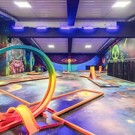 Cozy Modern With Sea Views דירה *