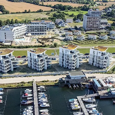 Cozy Modern With Sea Views דירה *