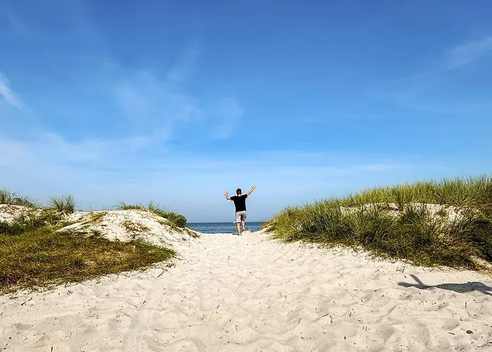 Cozy Modern With Sea Views *