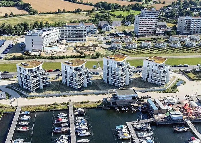 Cozy Modern With Sea Views Lejlighed *